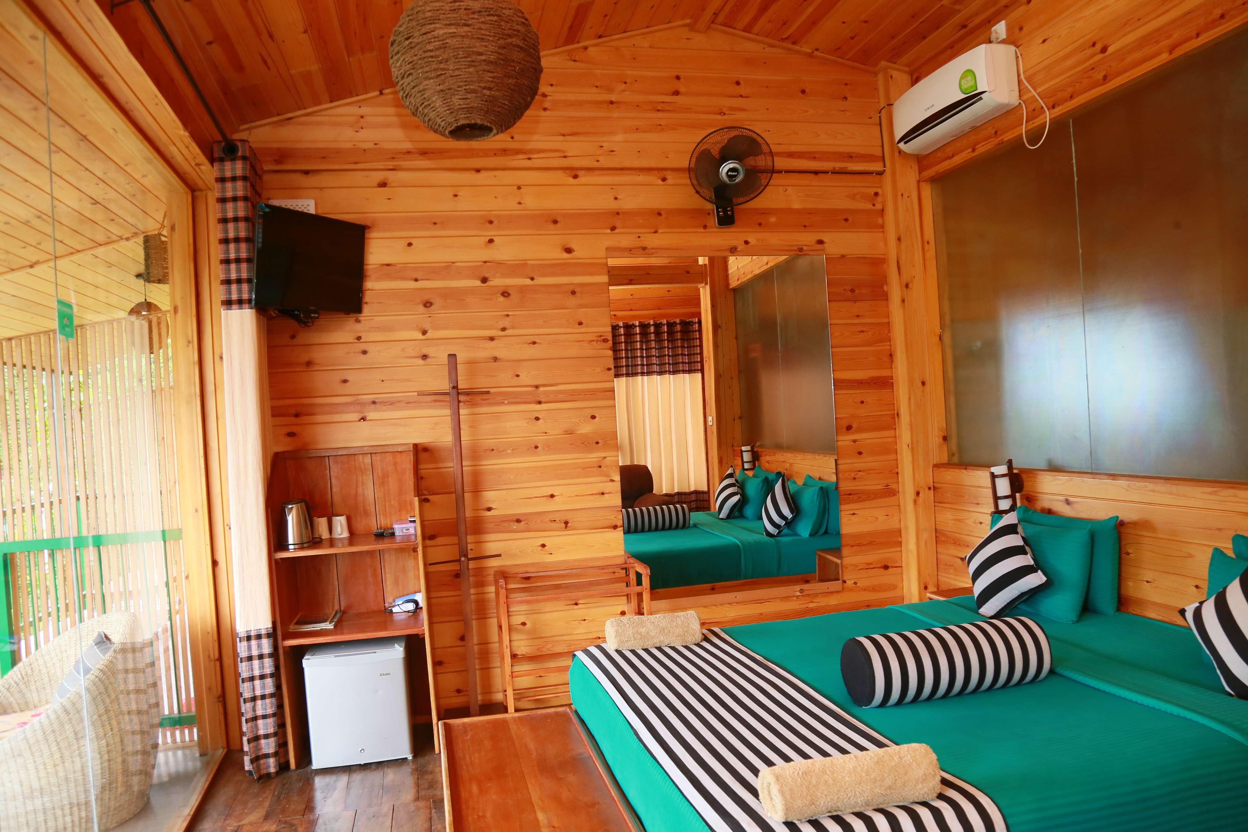 Junior Suite With Mountain View Balcony  (2 Adults + 1 Child) thumbnail 7