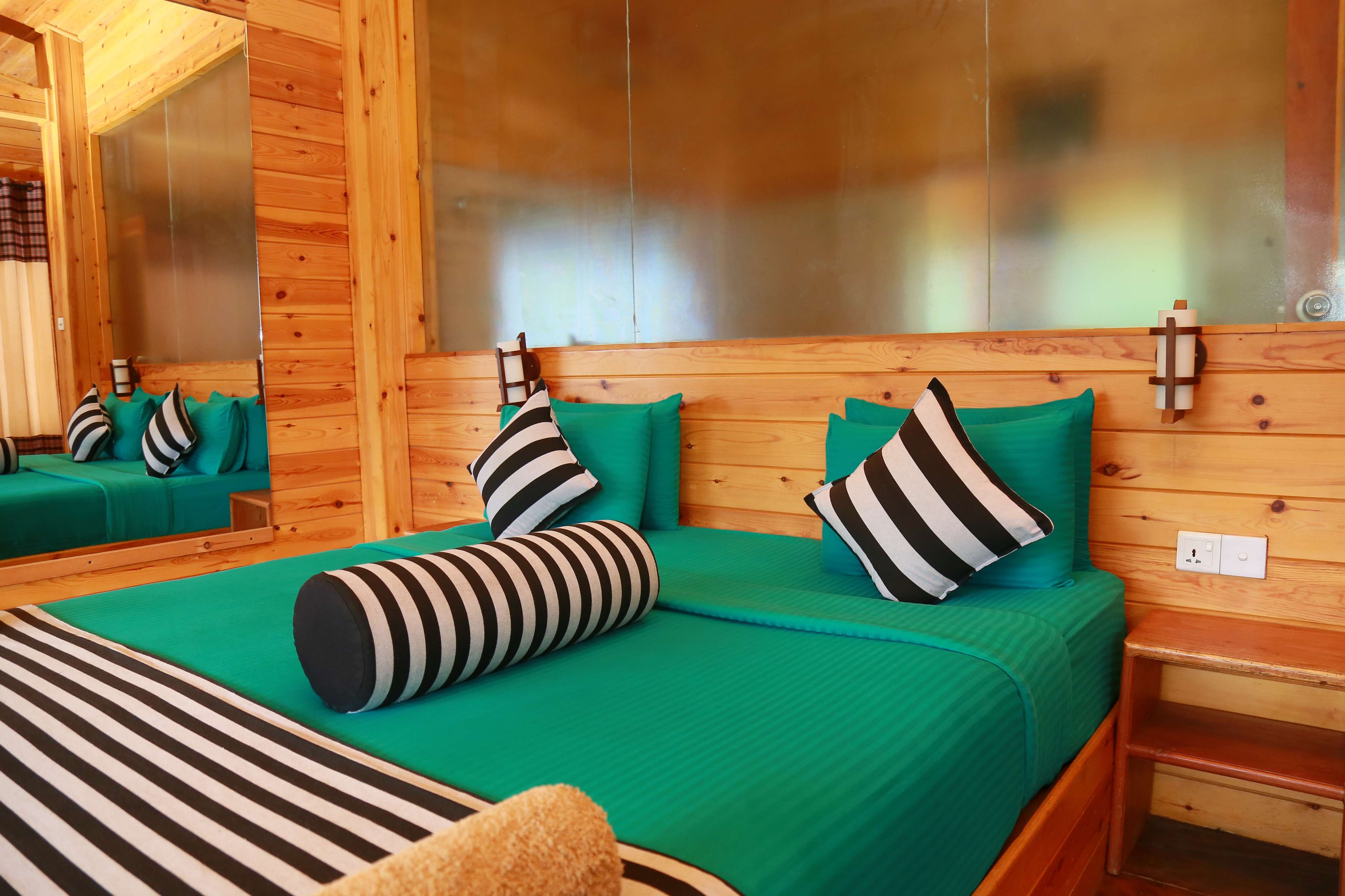 Junior Suite With Mountain View Balcony  (2 Adults + 1 Child) thumbnail 10