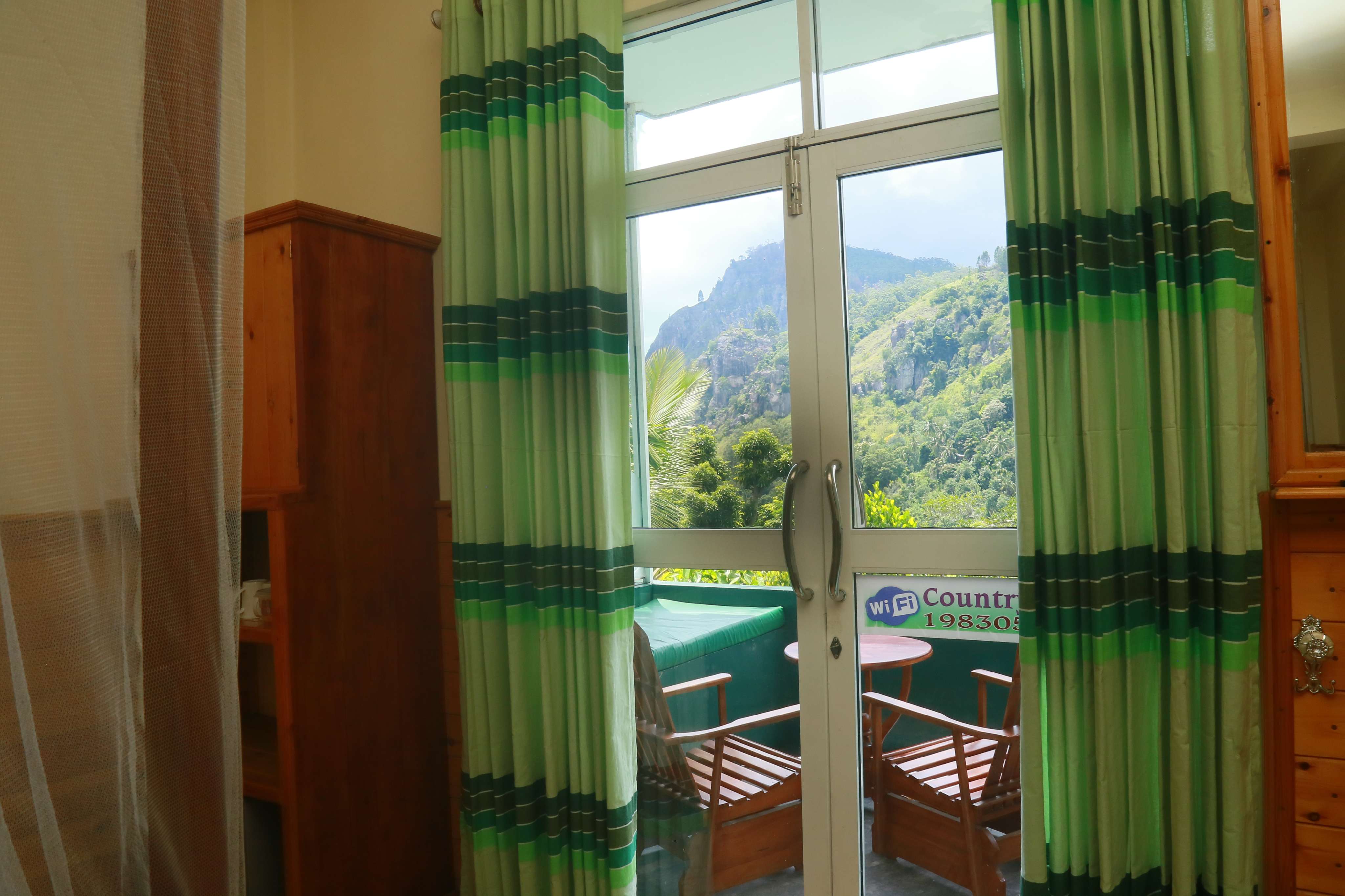 Double Room with Mountain View view 5